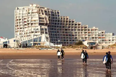 Image de A 50 mètrtes de la mer, appartement 3 eme étage avec ascenseur, 60m2 toutconfort