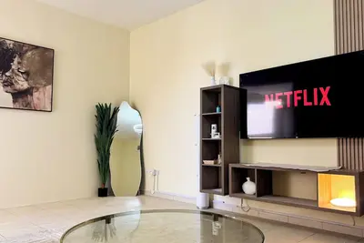 Spacious 2br Apartment, 3 Bathrooms, Near Mall