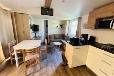 Image de Bienvenue chez Jean – Votre oasis familiale au bord du Rhône