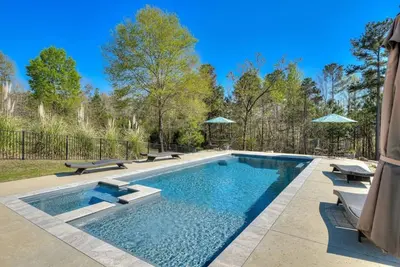 Image de 8 bedroom home in Evans with pool - 1. 5 miles from Anwa, 13 miles to Masters!