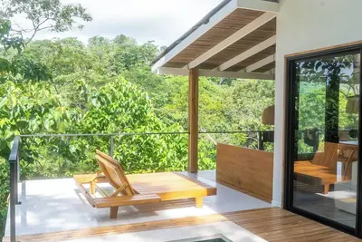 Image de Jungle 2-bedroom villa with private pool, Starlink, 5 minutes from the water