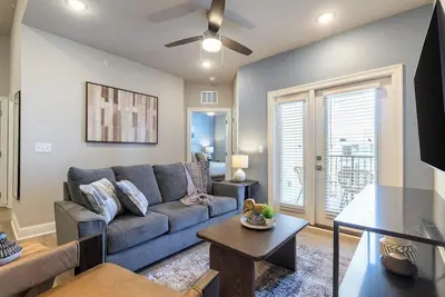 Image de Landing | Chic 2bd, Game Room, Clubhouse