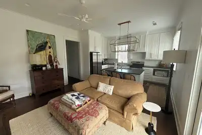 Image de Cozy 2-bedroom Carriage house on the Ross Barnett Reservoir