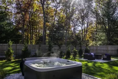 Image de Cape Cod Home w/ Hot Tub & Fire Pit