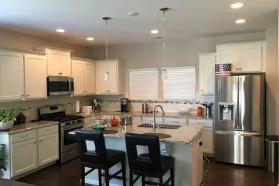 Modern Executive Townhome Near Duke & Rtp