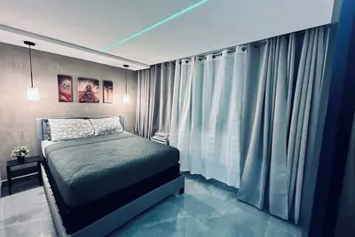 Image de Skyline Serenity: Beach Apt, Free Airport Pickup