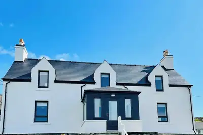 Image de Peaceful family croft house with sea views