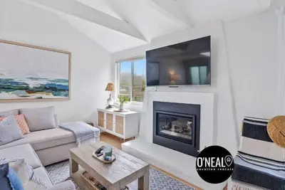 Image de Coastal Bungalow - Steps From Rio Del Mar Beach!