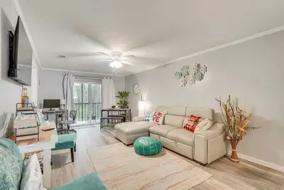 7 Mi to Downtown Fun! Spacious Augusta Condo