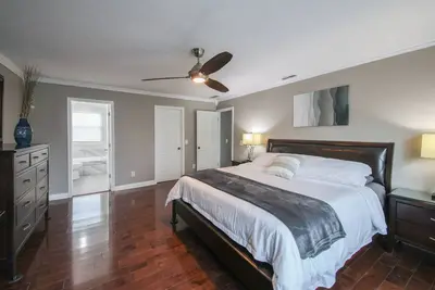 Image de 3 Mi to Butler U: Family-Friendly Indy Home