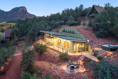Image de Sedona Adventure House | 180 Views, Hot Tub, Patio