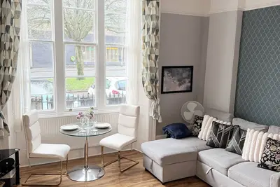 Image de Prime location clifton  spacious 2 bed garden apartment opposite Bristol uni