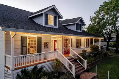 Image de The Napa Sanctuary • Vineyard Views • Hot Tub