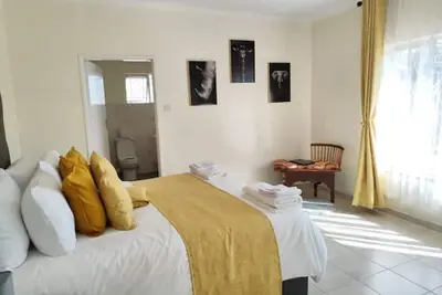 Image de Spacious Suburban Flat with Self Check-In