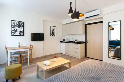 Image de Bright Studio with Bay Window in Central Istiklal