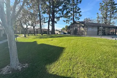 Image de Riverside Courtside Oasis + Pool Access