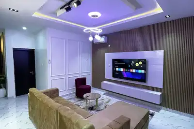 Image de 2-bedroom apartment in  Ibadan  24/7 light wifi / Ps5