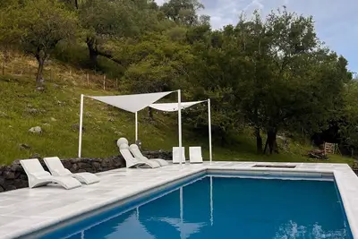 Image de Alpine chalet in the sierras