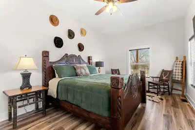 Image de The Bunkhouse | Downtown Branson Home Walkable to Landing & Convention Center