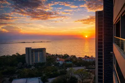Image de Ocean and Mountain View, Swimming Pools, Exit to the Beach