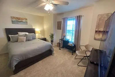 Image de Spacious 2br/2ba Balcony • Beautiful Unit