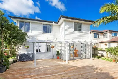 Dannemora Elegance, close Botany Shopping Centre