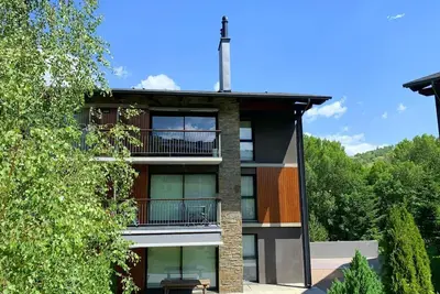 Image de Appartement 2 Ch. 5 personnes. Vues, cheminée et piscine chauffée