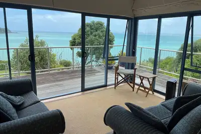 Image de Beachfront Bliss Whangaumu Bay Family Getaway