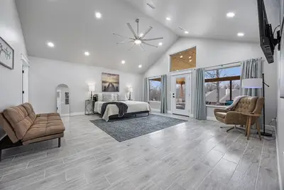 Image de Spacious home for 12! Less than 5 minutes to Nichols Point Boat Ramp!