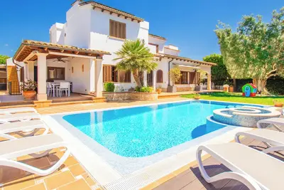 Villa Anfos by Slow Villas