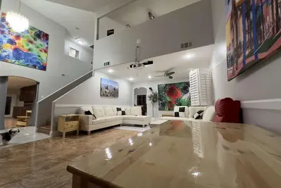 Image de The Stone Sanctuary Northwest: Heated* Pool, Projector, Arcade Game, Billiards, Family Park Adjacent