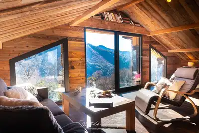 Image de Gîte « La Sittelle » avec vue sur la montagne, Wi-Fi et climatisation