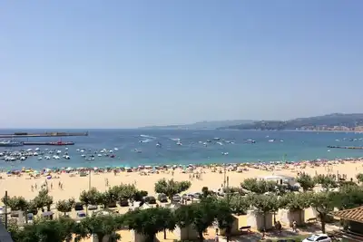 Image de Apparemment face mer et plage