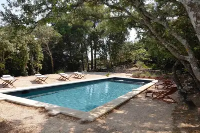 Image de Ancienne petite bergerie avec piscine privée