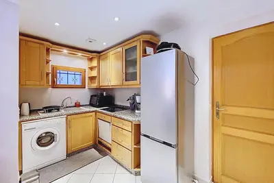 Image de Appartement indépendant dans résidence avec parking privé. Animaux acceptés