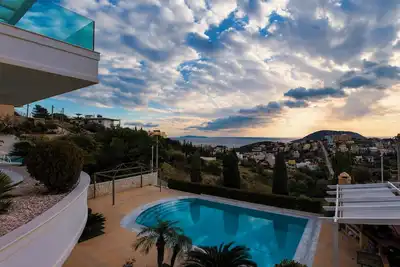 Luxurious Family friendly Villa Anavyssos