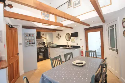 Image de Unique town house with games room