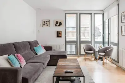 Image de City Center Apartment With Shaded Terrace