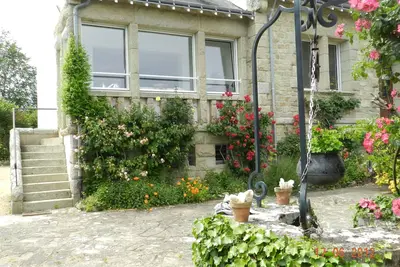 Image de Spot exceptionnel! \nAppartement dans maison de charme, baignade au bas du jardin