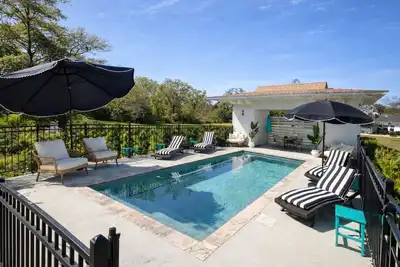 Image de Spacious 3br Retreat - Pool - Sleeps 7 - Pets Welcome w Fee