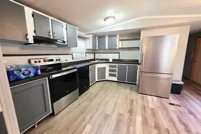 Image de 3-bedroom mobile home in serene Monroe with Ac comfort