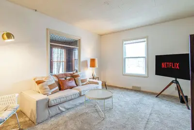 Image de 2br I 3 mins to Downtown, Queen x 2, Sleeps 4, Tv