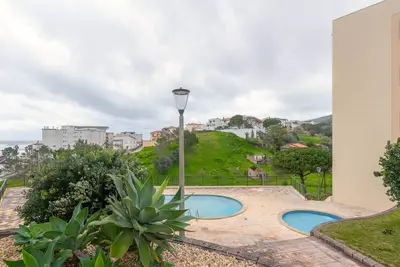 Image de Amazing 2bdr Flat W/ Terrace & Pool by LovelyStay