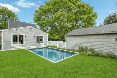 Image de Modern and Brand New Southampton Village retreat, private pool, great for. . .