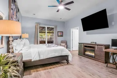 Image de Hot Tub | River Nearby | Quiet Street