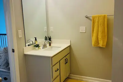 Image de Only 15 minutes away from the Masters and 5 minutes from I-20.