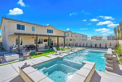 Image de The Ultimate Coachella Valley Oasis: 7br Private Resort, Spa & Mini-Golf