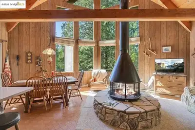 Image de 3-bedroom cabin 10 Mins Dr. to Dodge Ridge Ski Resort & Leland & Pinecrest Lake