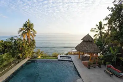 Casa Tara - Oceanfront Oasis Private Beach
