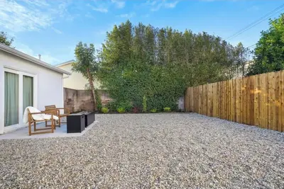 Image de Live the good life at this stunning Chatsworth retreat!